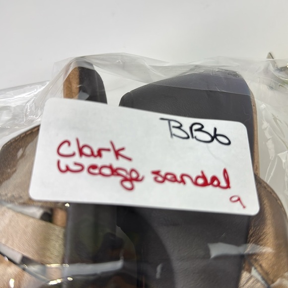 Clark’s Artisan Bronze Wedge Sandals size 9 - Picture 12 of 12